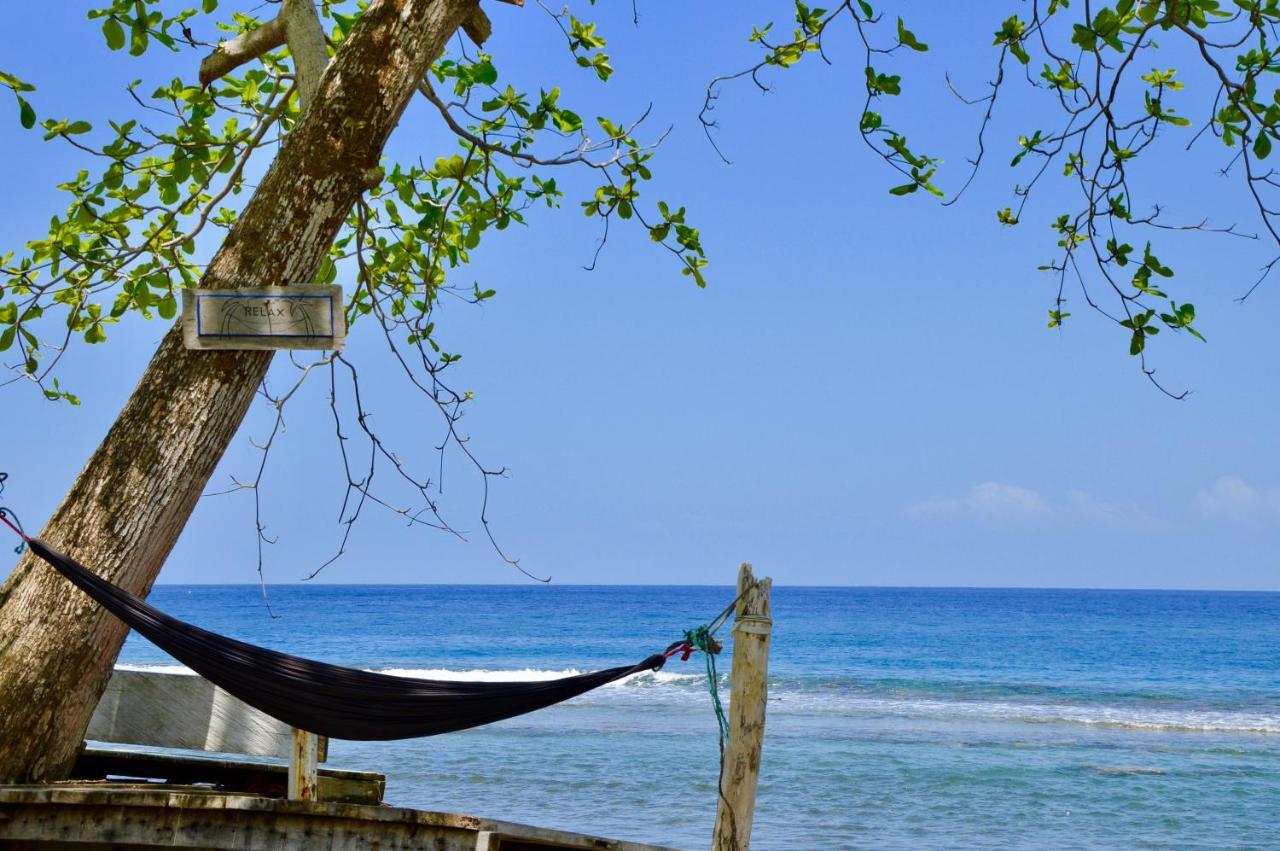 Pristine Paradise Dive Resort - Togean Islands, Una Una Pulau Unauna Bagian luar foto