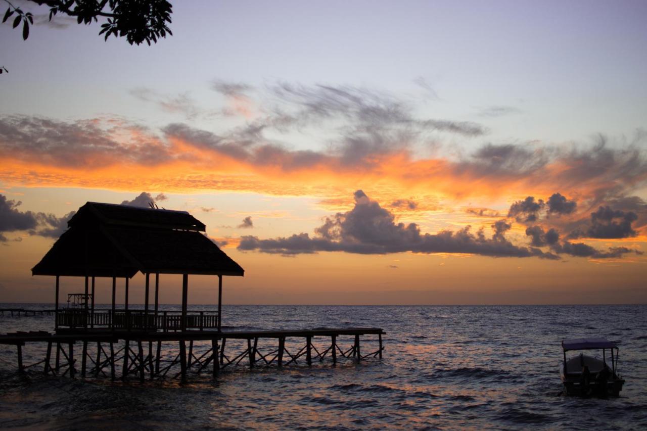 Pristine Paradise Dive Resort - Togean Islands, Una Una Pulau Unauna Bagian luar foto