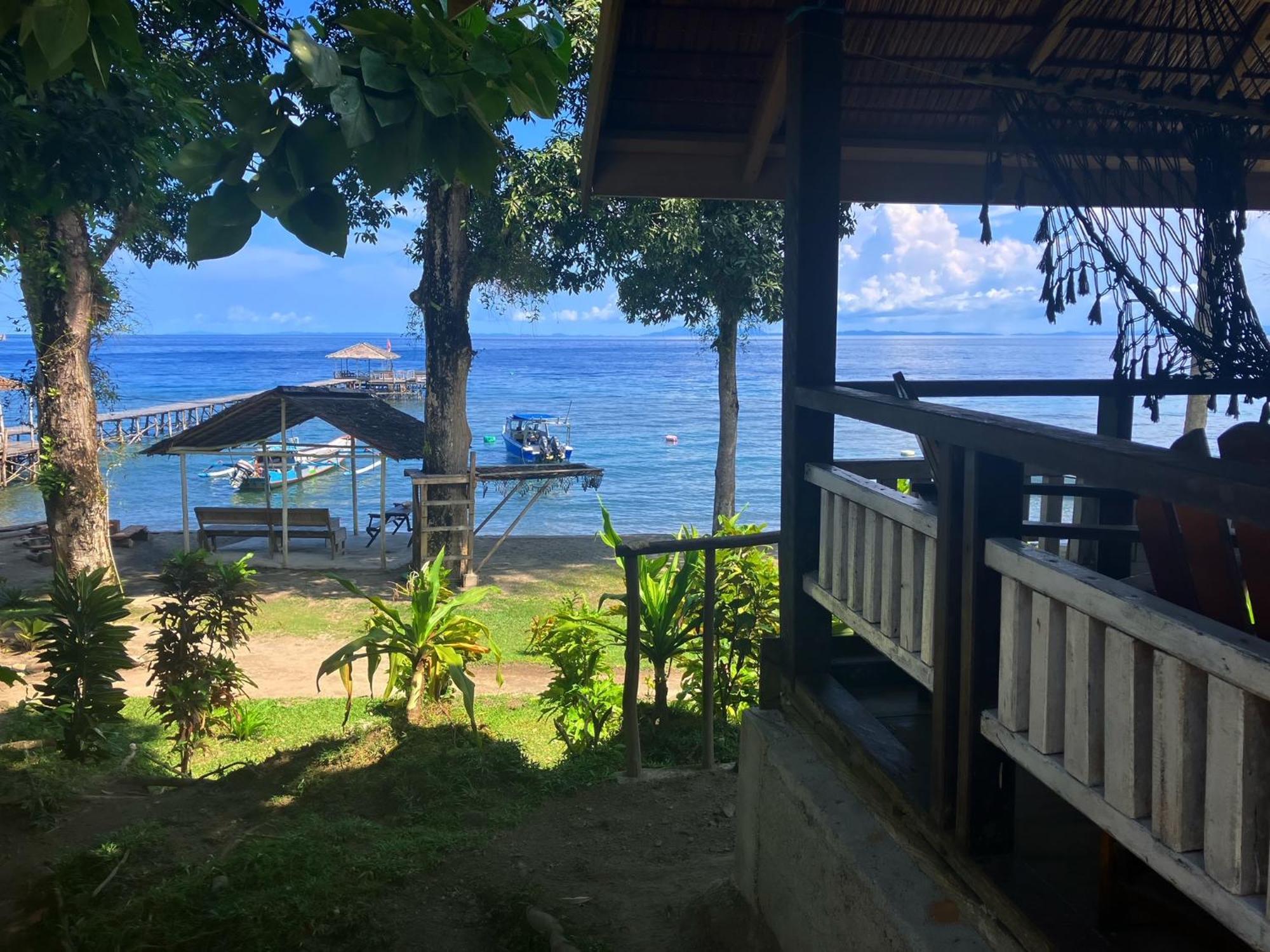 Pristine Paradise Dive Resort - Togean Islands, Una Una Pulau Unauna Bagian luar foto