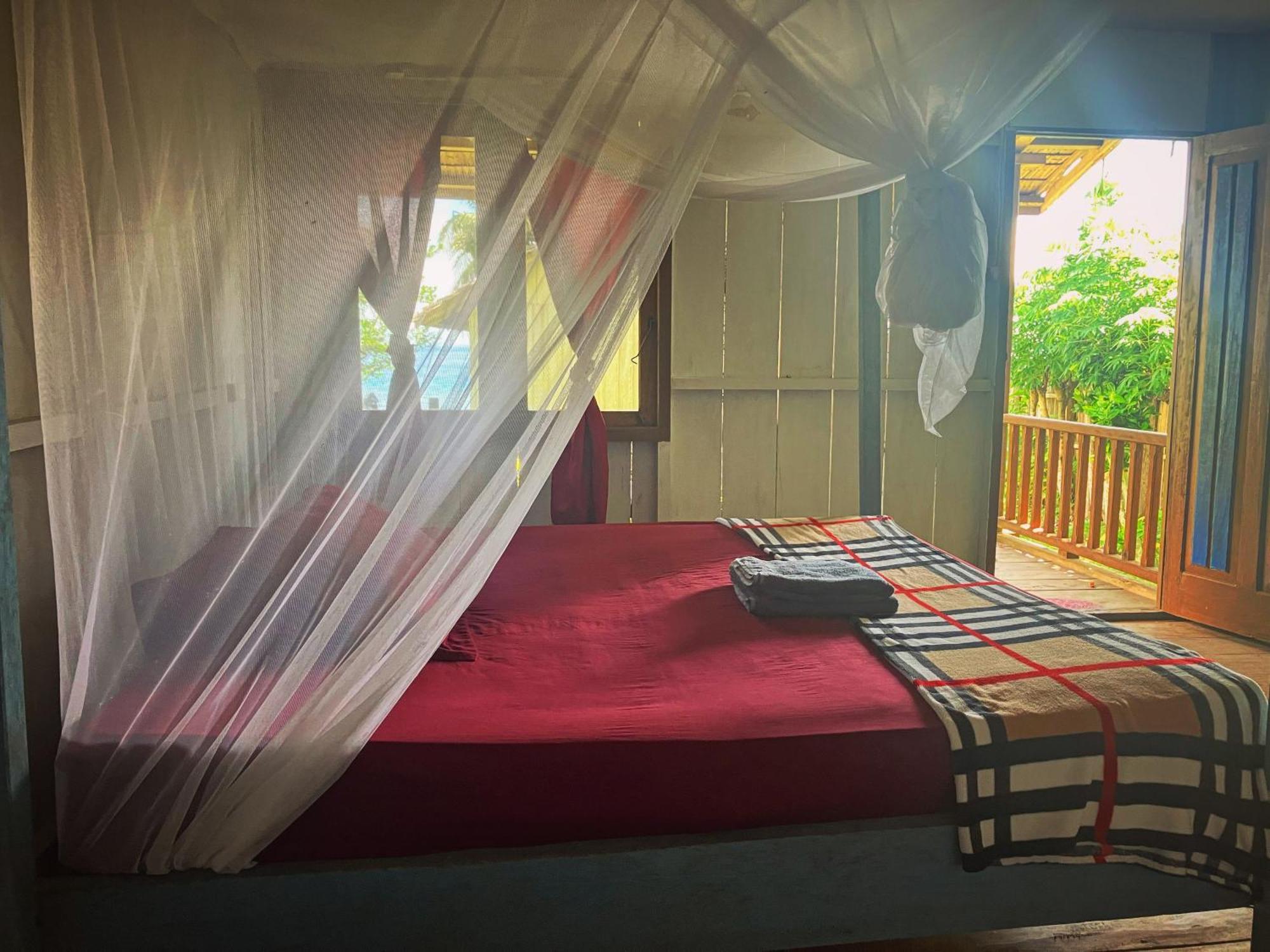 Pristine Paradise Dive Resort - Togean Islands, Una Una Pulau Unauna Bagian luar foto