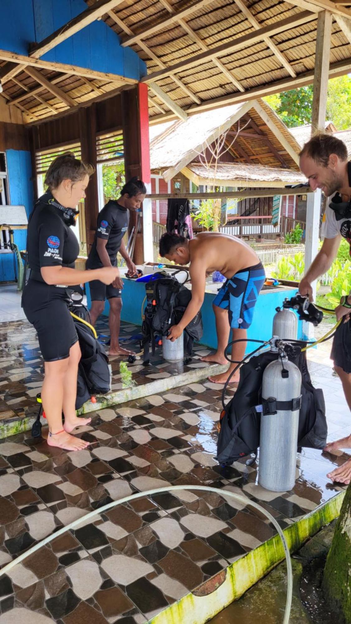 Pristine Paradise Dive Resort - Togean Islands, Una Una Pulau Unauna Bagian luar foto